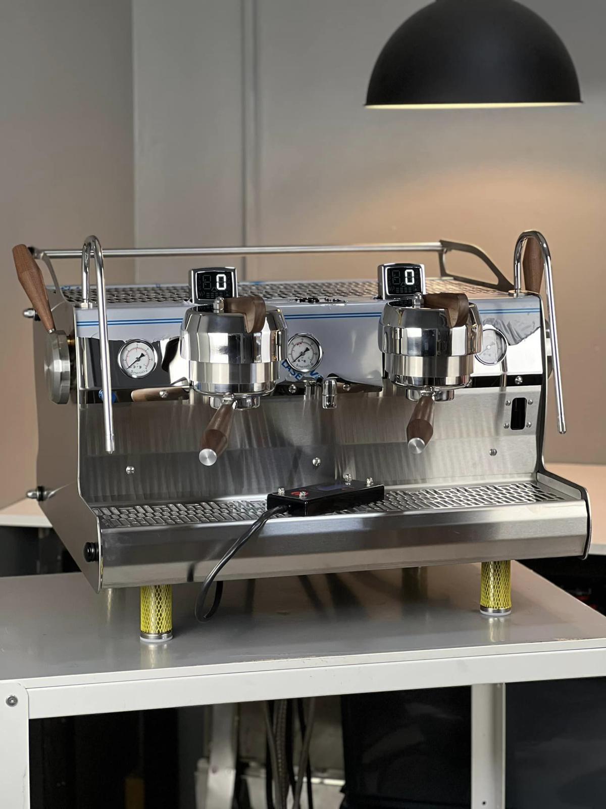 Synesso Cyncra Hydra 2 Group Gen 2 with OEM Slayer needle valve Refurbished