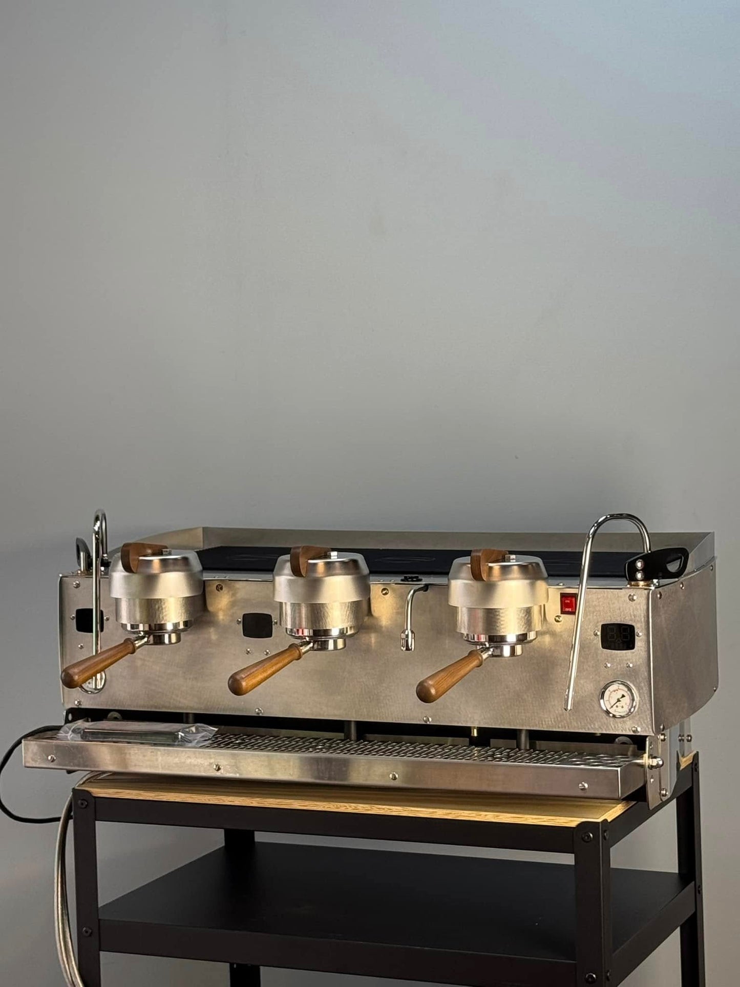 Synesso S300 (2019 Year) Refurbished + Synesso Line Boost system (2 pump)