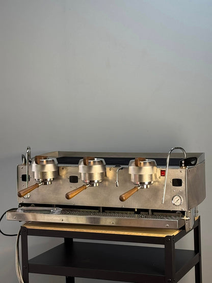 Synesso S300 (2019 Year) Refurbished + Synesso Line Boost system (2 pump)