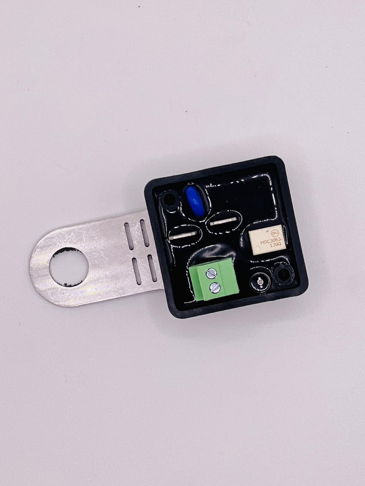 Synesso 2.3607 Solenoid Switch with Removable Terminal Connect