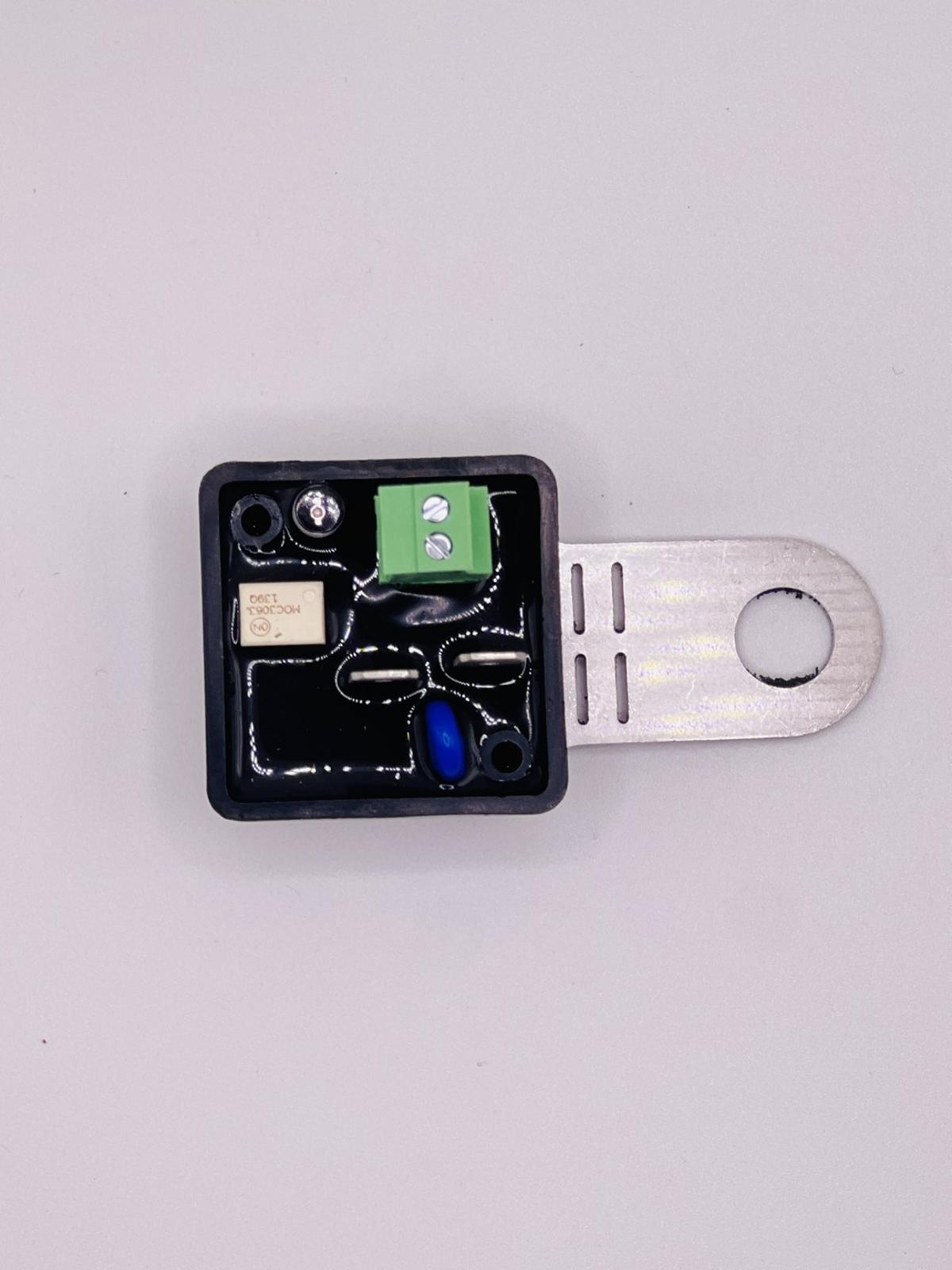 Synesso 2.3607 Solenoid Switch with Removable Terminal Connect