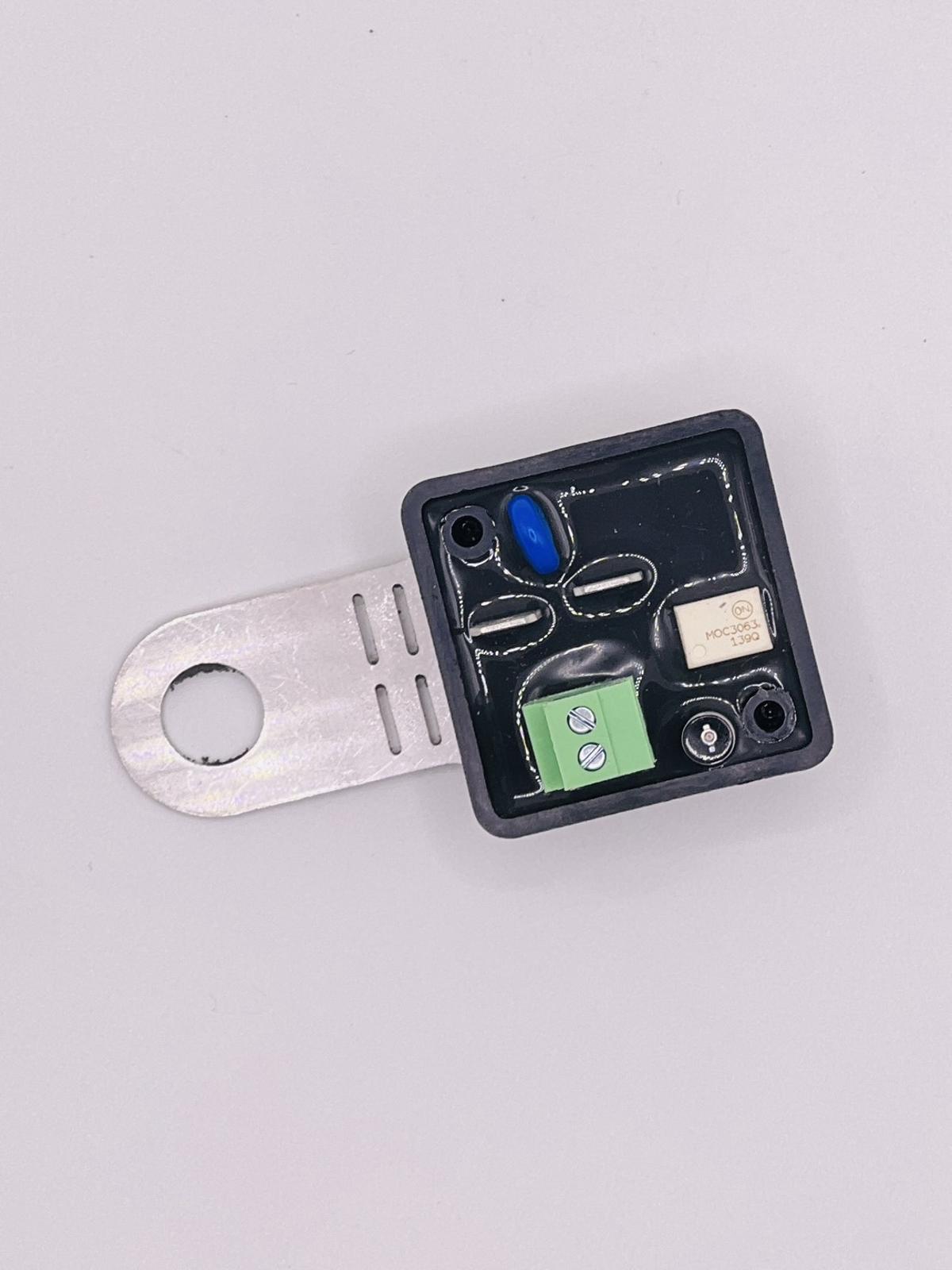 Synesso 2.3607 Solenoid Switch with Removable Terminal Connect