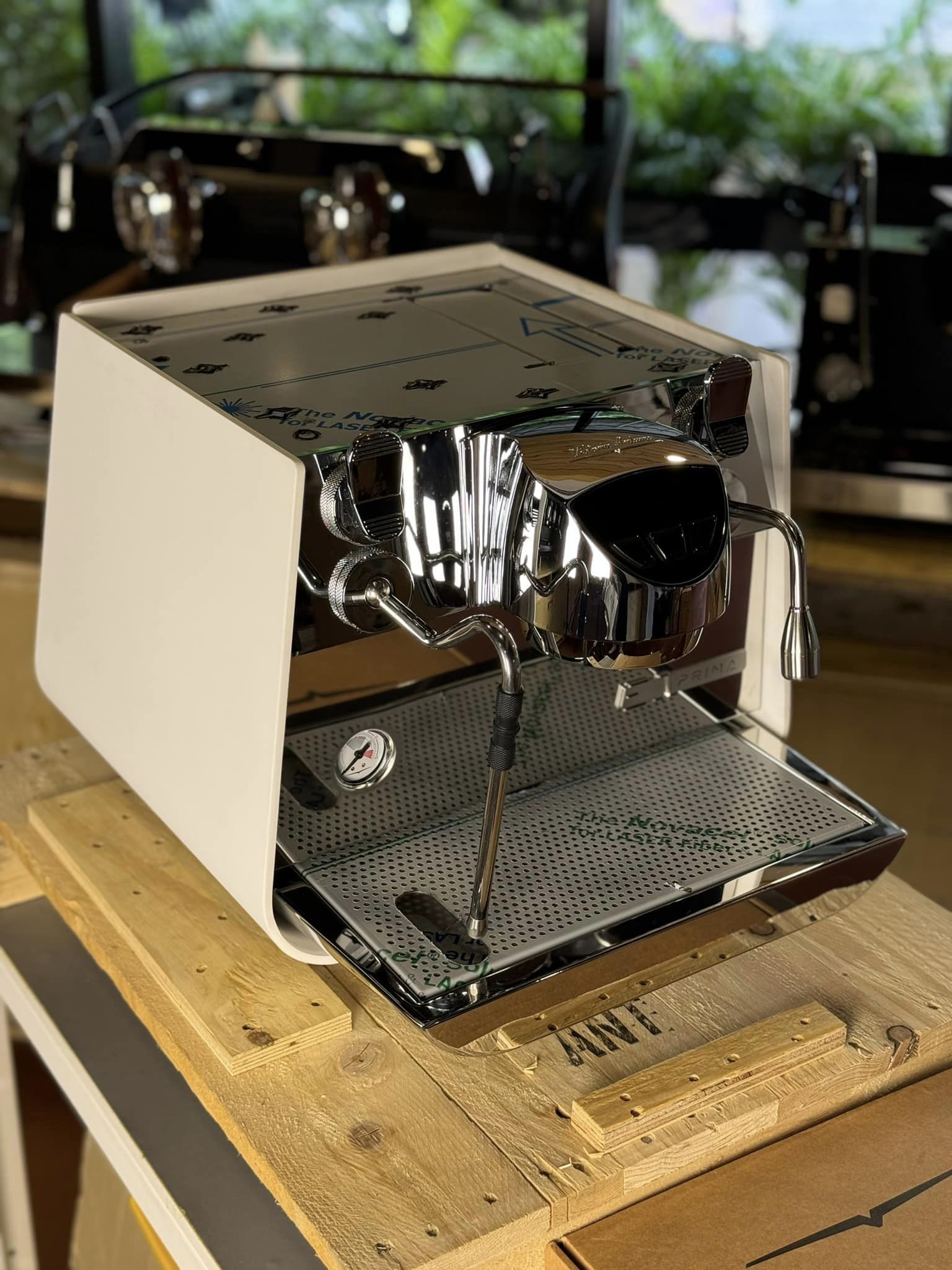 Victoria Arduino Front เครื่องชงกาแฟ Victoria Arduino E1 Prima NEW – BRWDSGN